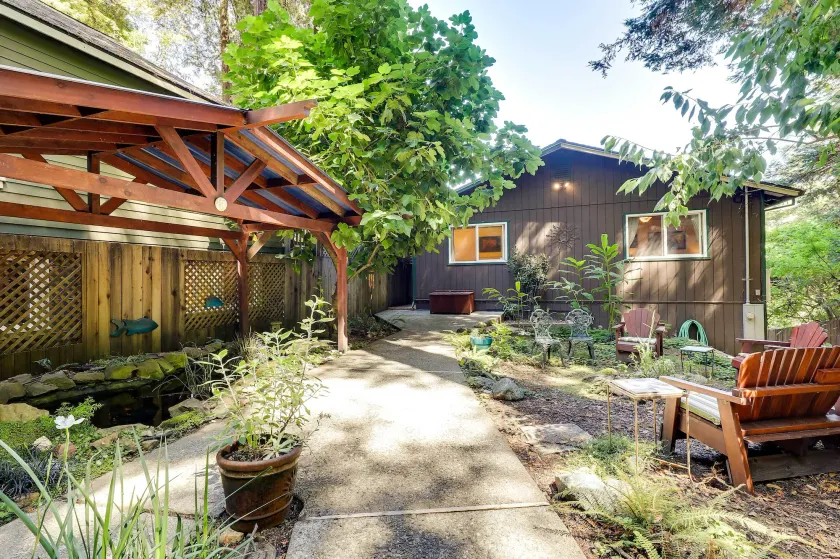 Tasteful Home w/ Stunning River & Valley View - Interiör