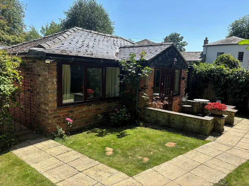Claire Cottage - Image 1