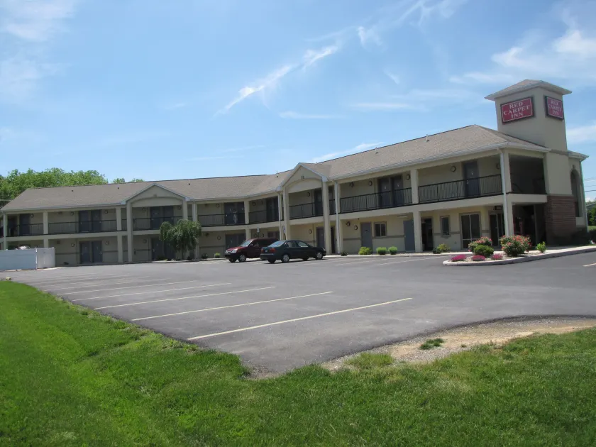 Red Carpet Inn Chambersburg - Image 1