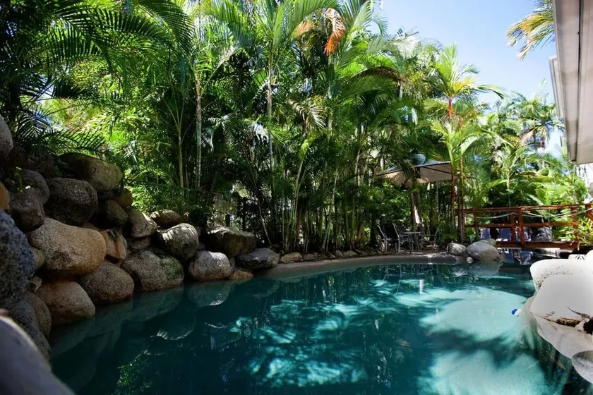 Coral Apartments Port Douglas - Image 1