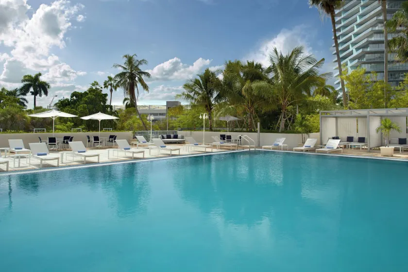 Courtyard Miami Coconut Grove - Image 1