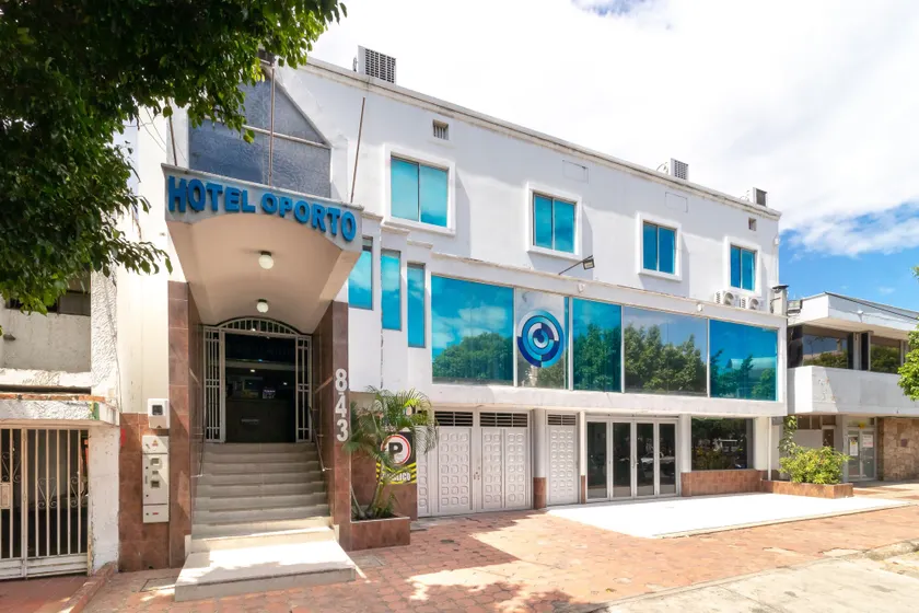 Ayenda Oporto Suites - Image 1