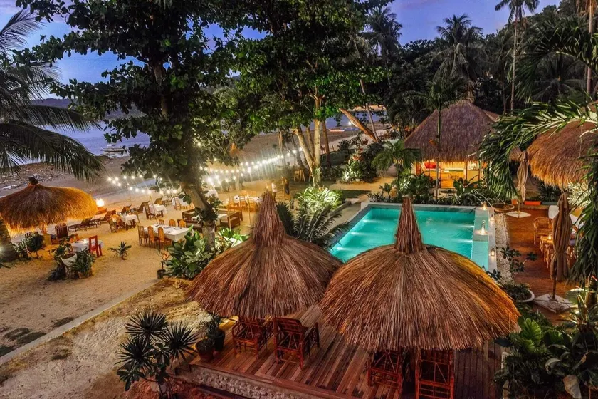 Las Cabanas Beach Resort - Image 1