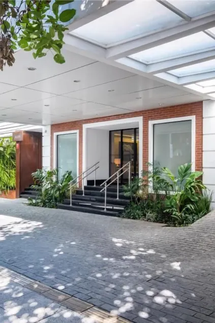Regent Park Suite Hotel - Image 1