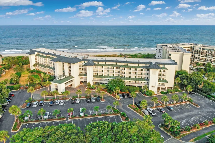 Litchfield Beach & Golf Resort - Image 1