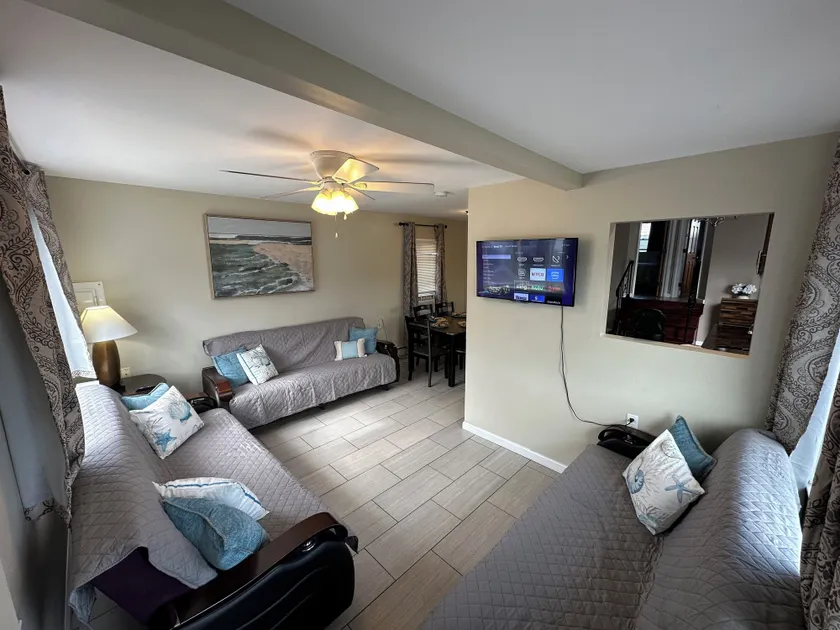 Newly Renovated 2 Bedroom House - Image 1