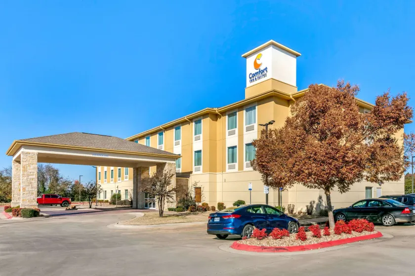 Comfort Inn & Suites Van Buren - Fort Smith - Image 1