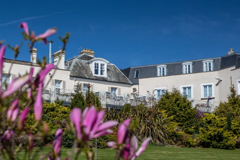 Cliffden Hotel - Image 1