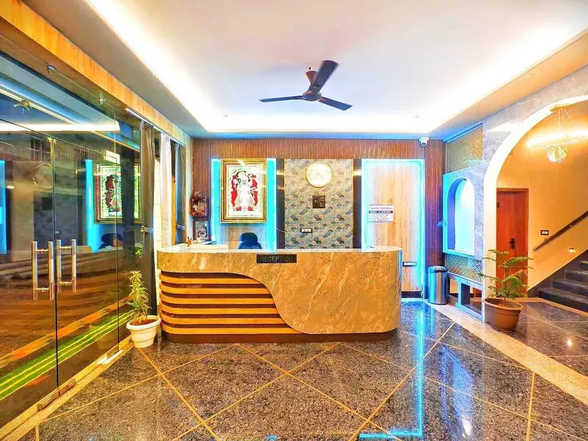 Hotel The Crystal - Reception