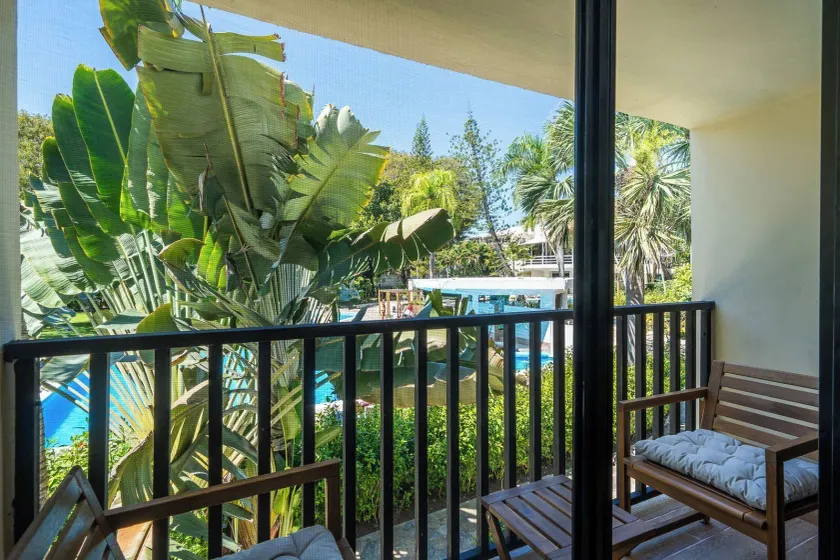 Tropical Casa Laguna - Image 1