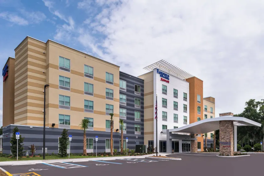 Fairfield Inn & Suites by Marriott Orlando East/UCF Area - Image 1