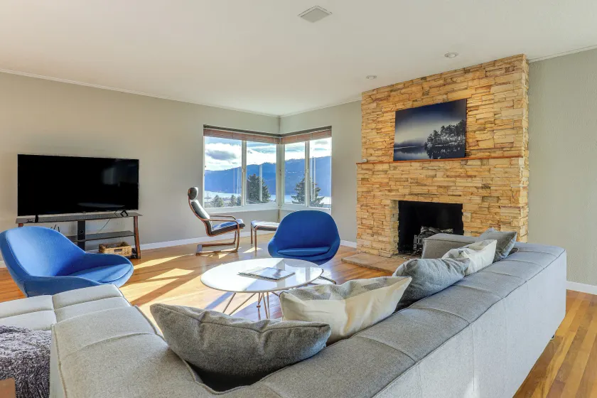 Outdoor Adventurer's Oasis in White Salmon - Image 1