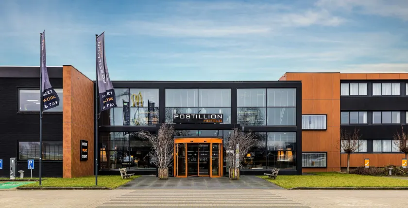 Postillion Hotel Deventer - Image 1