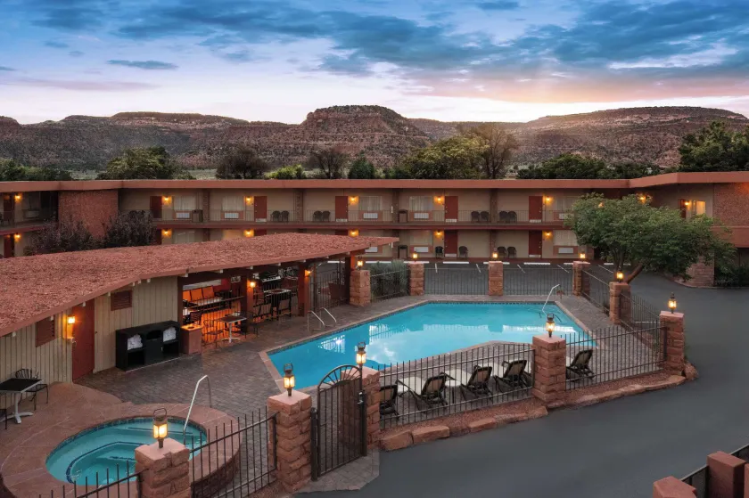 Best Western Red Hills - Image 1