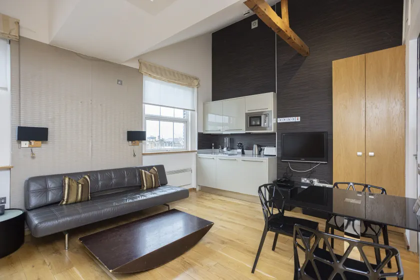Space Apart Hotel - Image 1