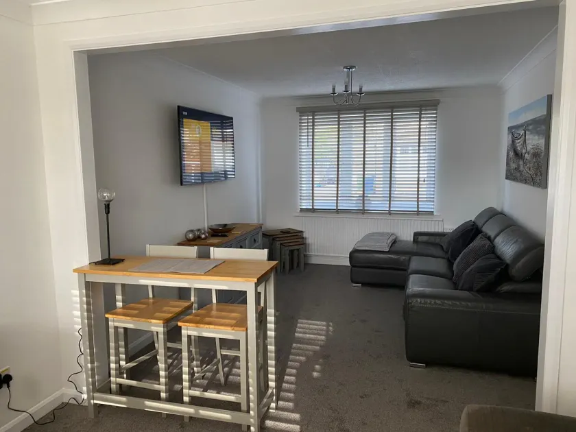 1 Bedroom Ground Floor Apartment St Neots Riverside Park Area - Image 1