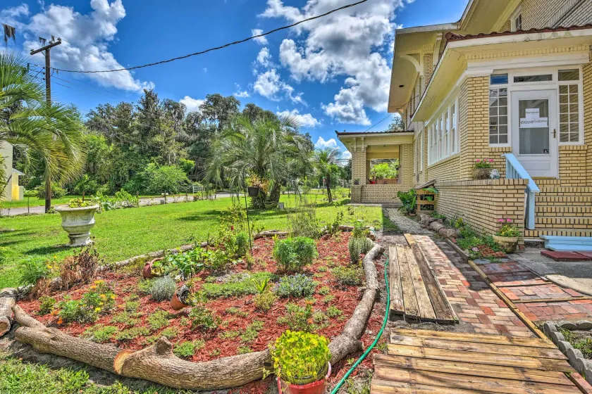 Historic Crescent City Studio - Lakefront w/ Dock! - Image 1