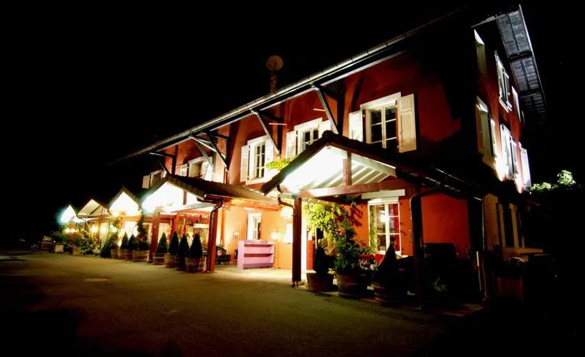 Auberge De Maison Rouge - Image 1