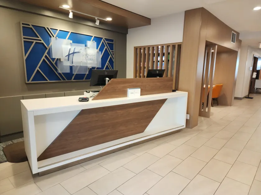 Holiday Inn Express Hotel & Suites Idaho Falls by IHG - Conciergedisk