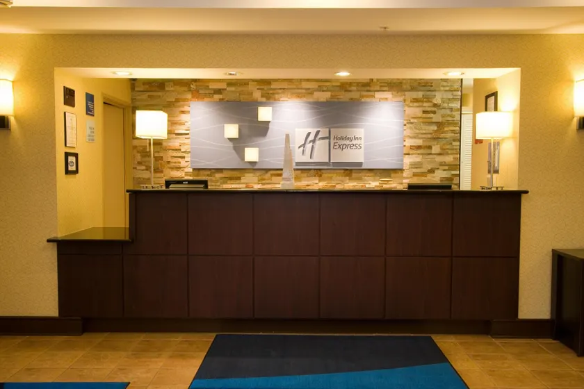 Holiday Inn Express Hotel & Suites Chicago-Algonquin by IHG - Rezeption
