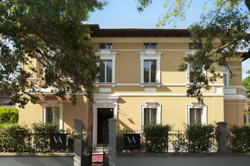 La Villa - Image 1