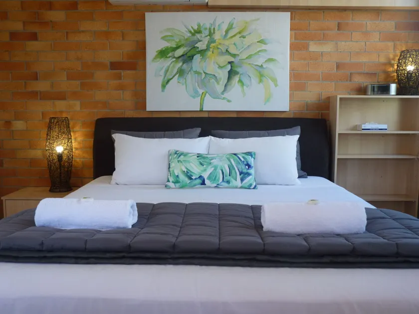 Sunseeker Motel - Image 1