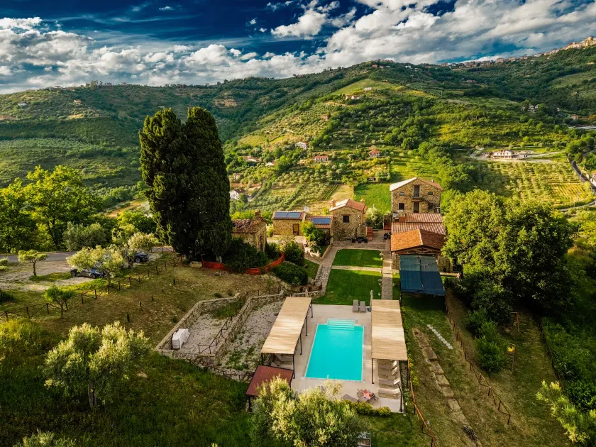 Le Querce Farmhouse - Image 1