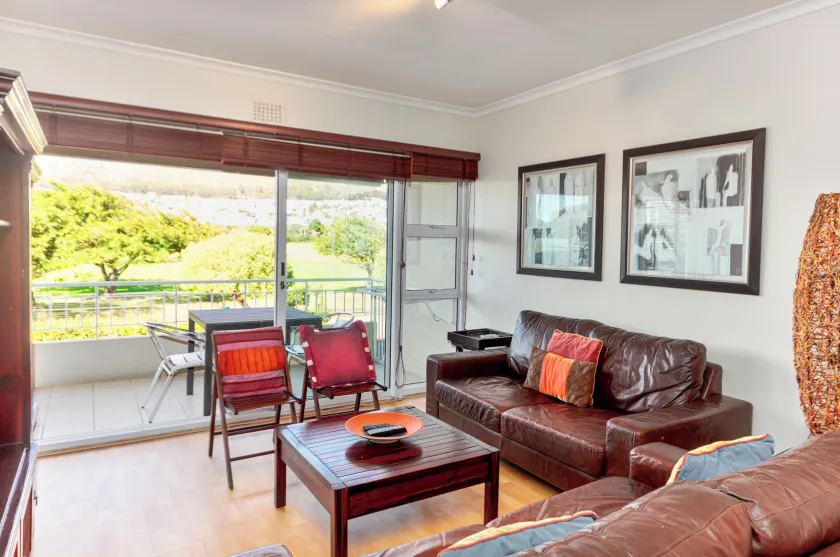 Mouille Point Mountain View 2 Bedroom - Image 1