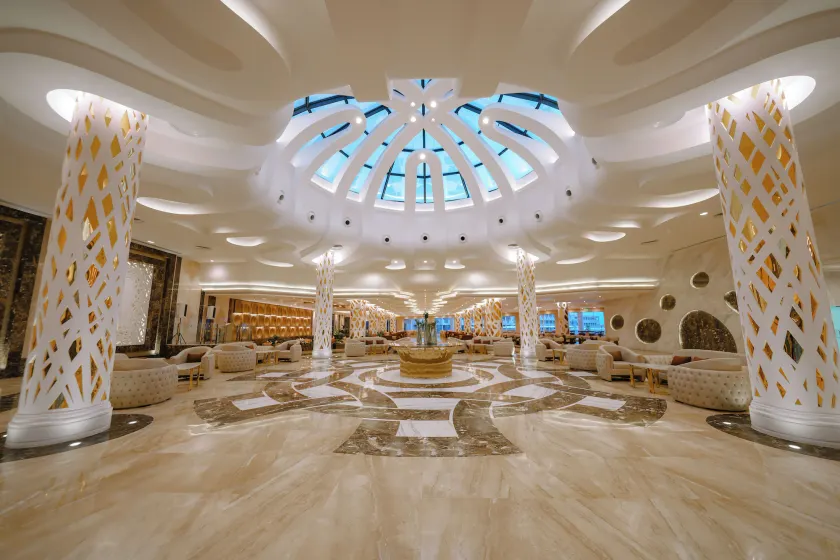 SIRENA BEACH RESORT & SPA - Image 1