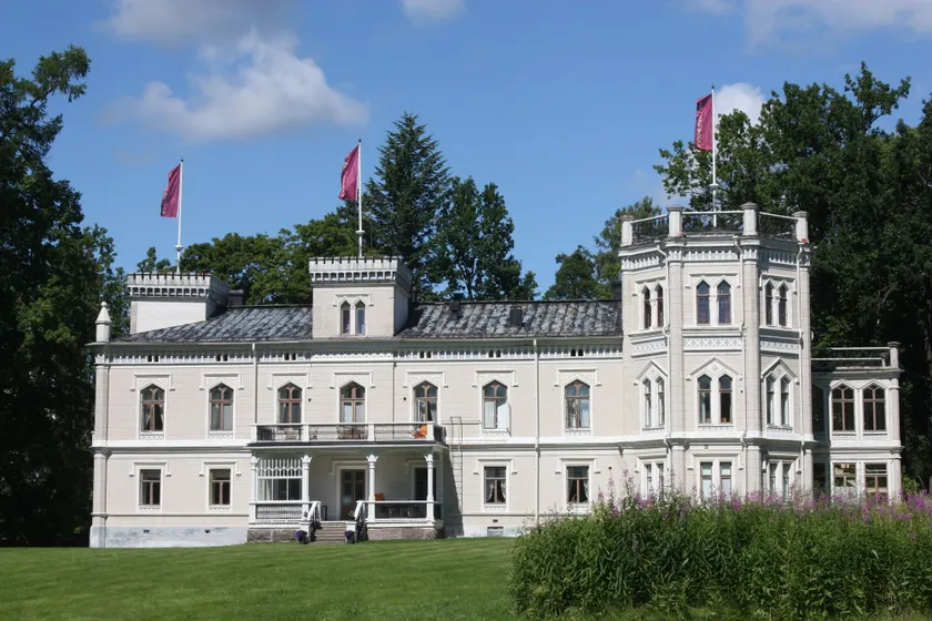 Kartanohotelli Karhulan Hovi - Image 1