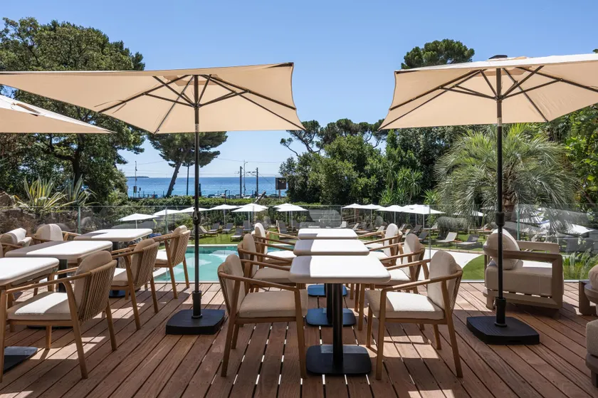 Radisson Hotel Cannes Seaside - Image 1