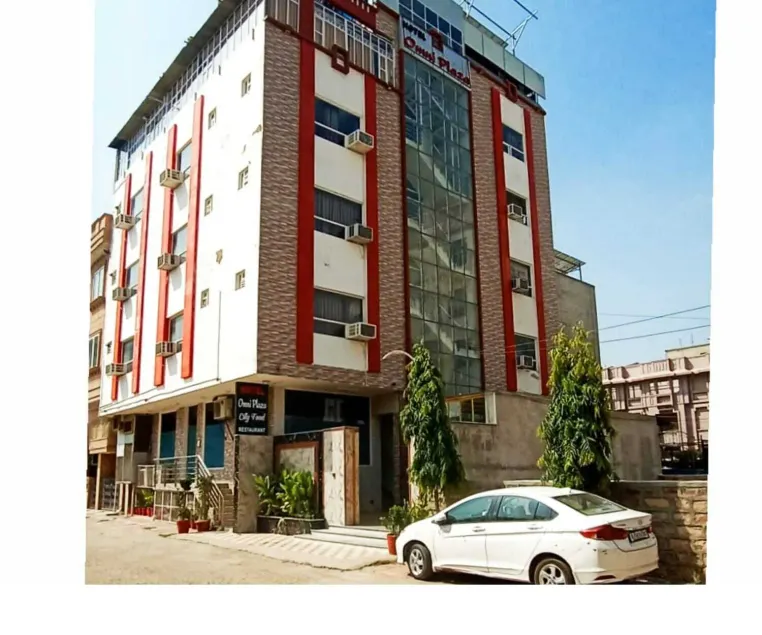 Hotel Omni Plaza - Image 1