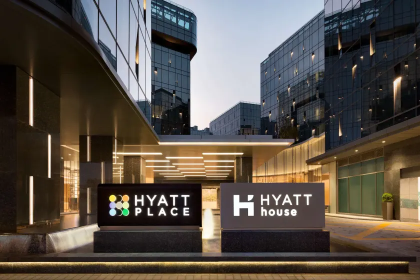Hyatt Place Shanghai Hongqiao CBD - Image 1