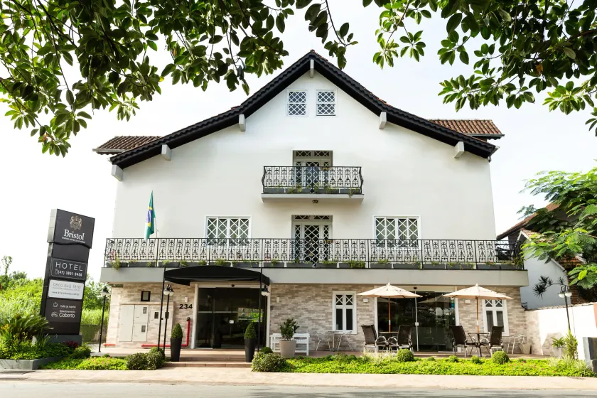 Bristol Sabrina Hotel de Charme Joinville - Image 1