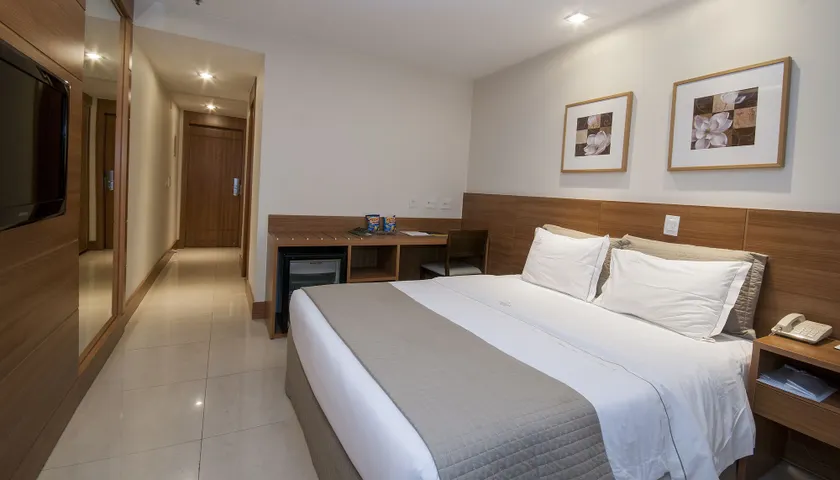 Américas Granada Hotel - Image 1