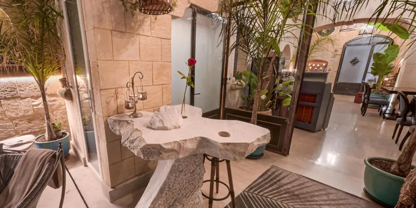 Lulu Boutique Hotel - Image 1