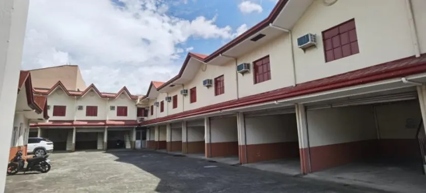 Ridge Park Hotel - Image 1