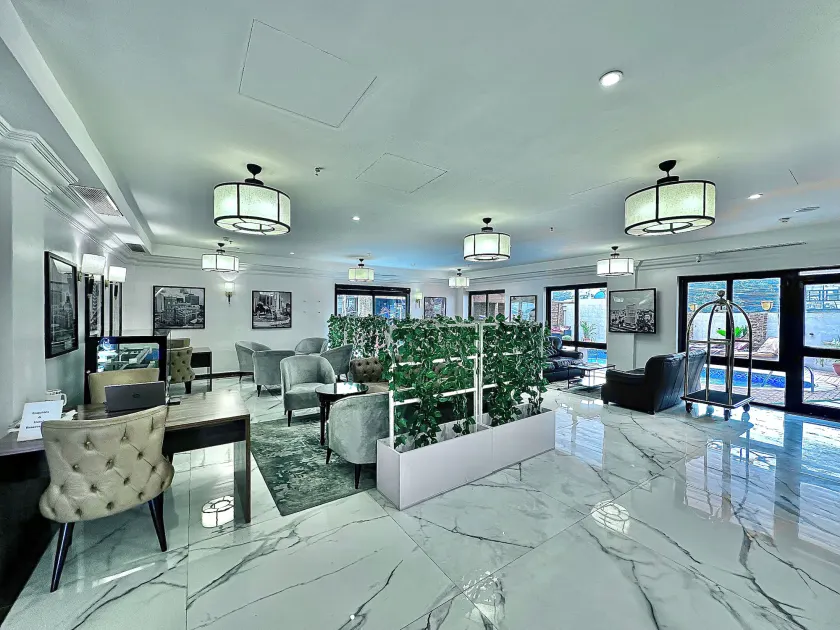 Victoria Crown Plaza Hotel - Reception