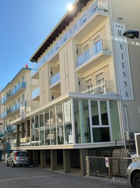 Hotel Vienna Rivazzurra - Image 1