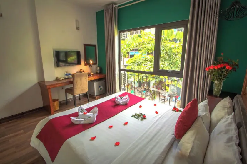 NT Elysian hotel - Image 1