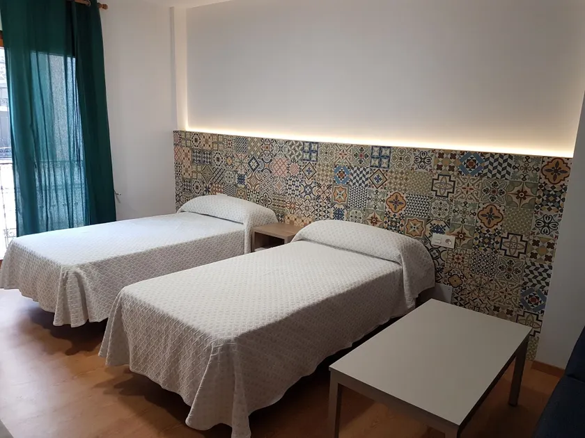 Apartamentos El Castell - Image 1