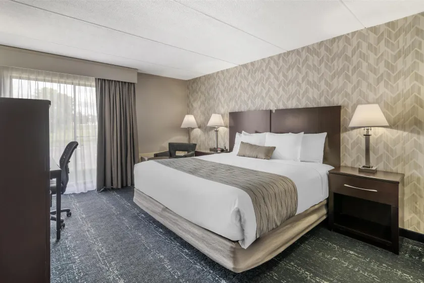 Best Western Plus Keene Hotel - Image 1