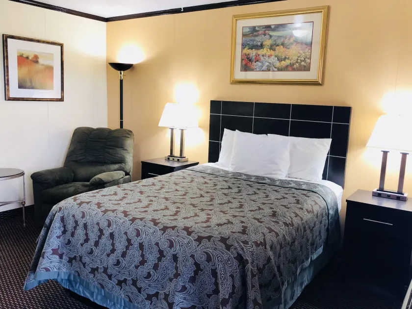 Flamingo Inn - Image 1