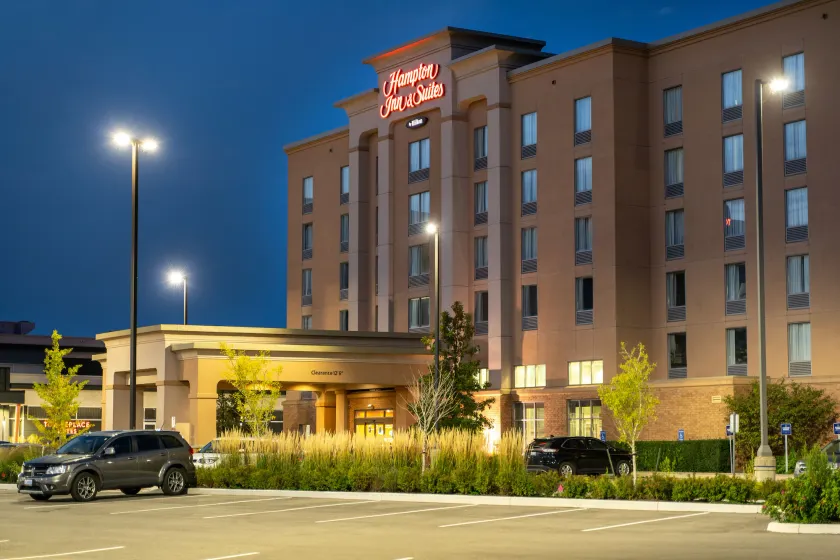 Hampton Inn & Suites by Hilton Brantford Conference Centre - Image 1
