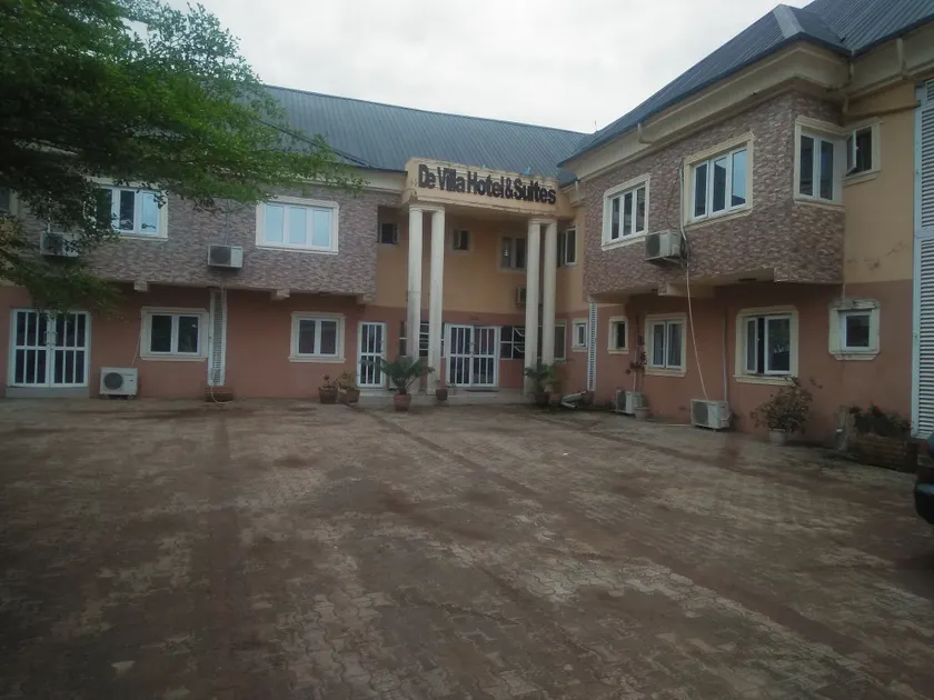 De Villa Hotel and Suites - Image 1