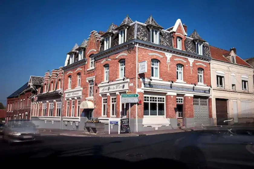 Logis Hostellerie Du Marche - Image 1