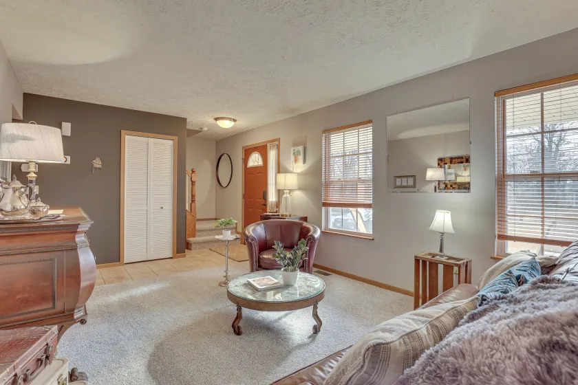 Akron Home w/ Deck: Walk to Towpath Trail! - Interiør