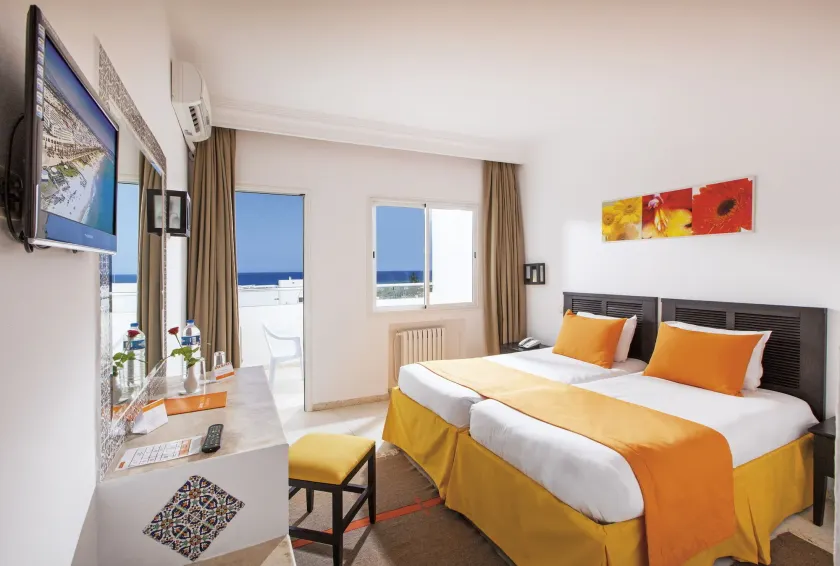 Hotel Tropicana Club & Spa - Image 1