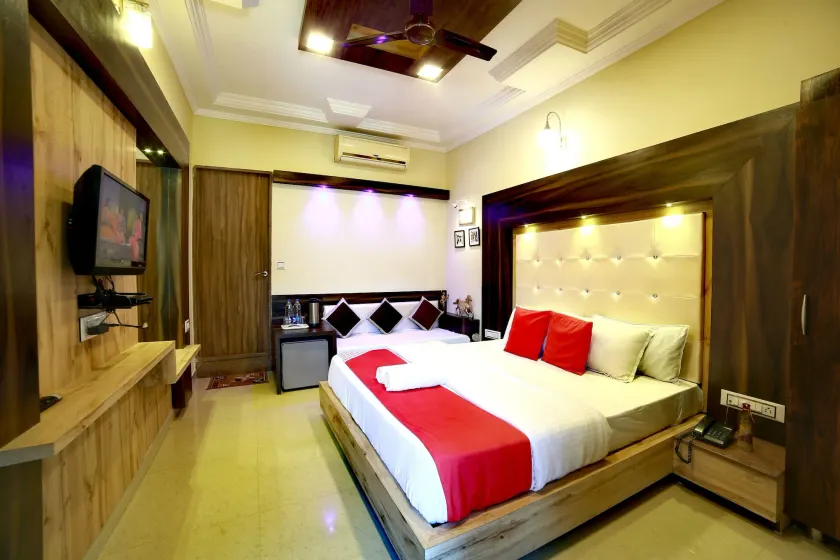 EMINENCE - PALM RESIDENCY (1.5 KM FROM NAKKI LAKE) - Image 1
