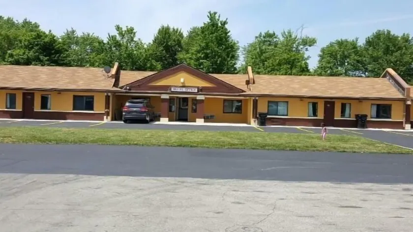 Royal Inn - Image 1